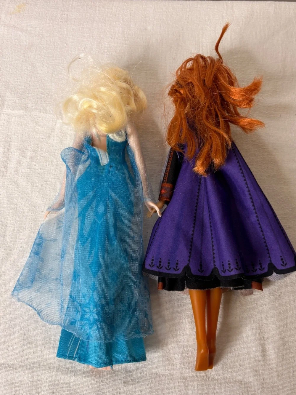 Disney Frozen Anna 2018 Doll w/Dress Elsa 2016 Princess Doll w/Sparkly Dress